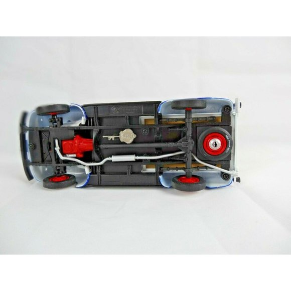 ARMSTRONG AIR CONDITIONING  1934 FORD  BED TRUCK - Picture 9 of 11